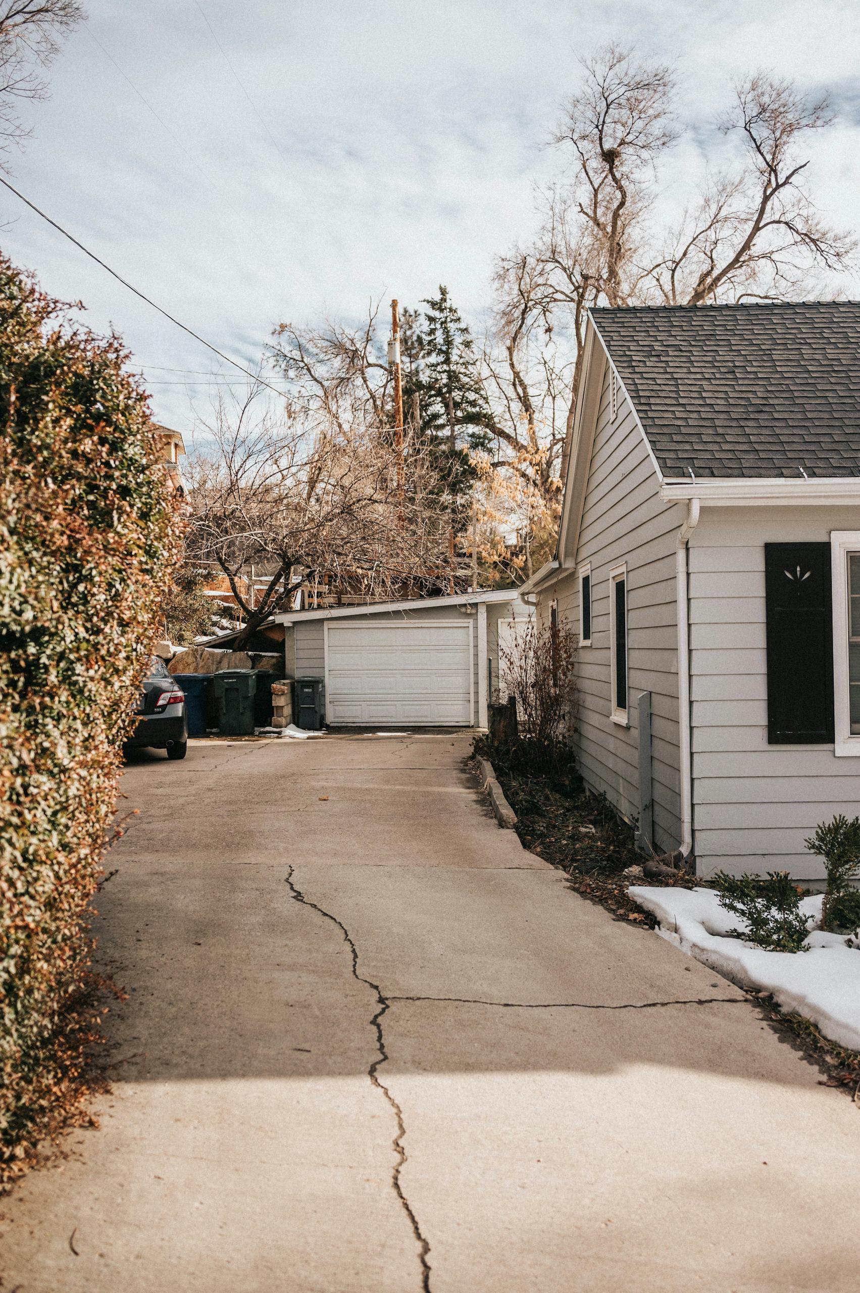 Driveway clearance for 20 yard dumpster delivery Plymouth MA
